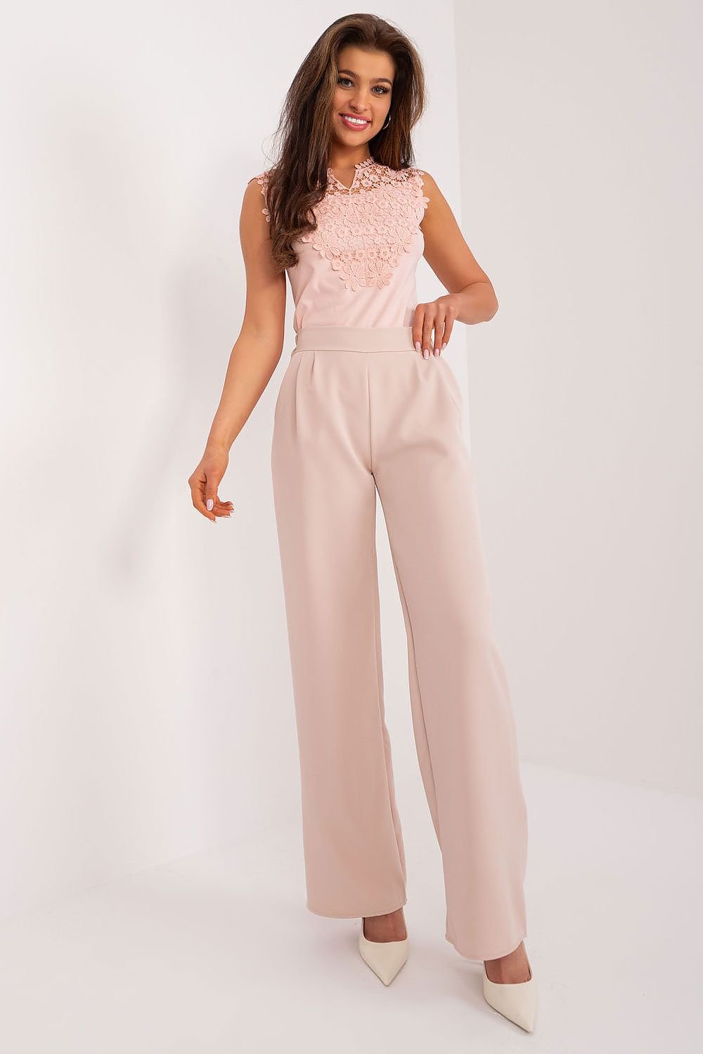 Women trousers model 194437
